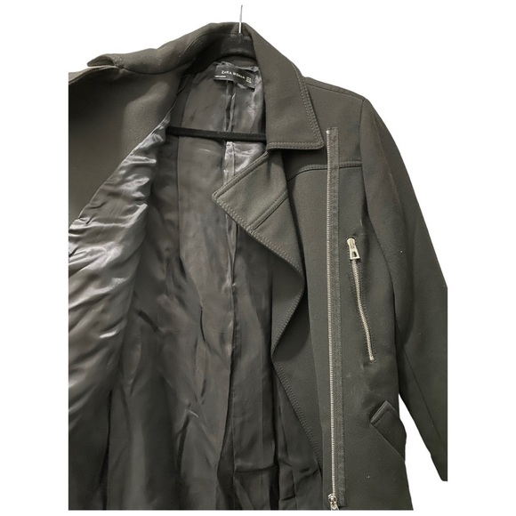 Zara Woman Asymmetrical Jacket: When Ordinary Just Won't Cut It - Picture 9 of 11